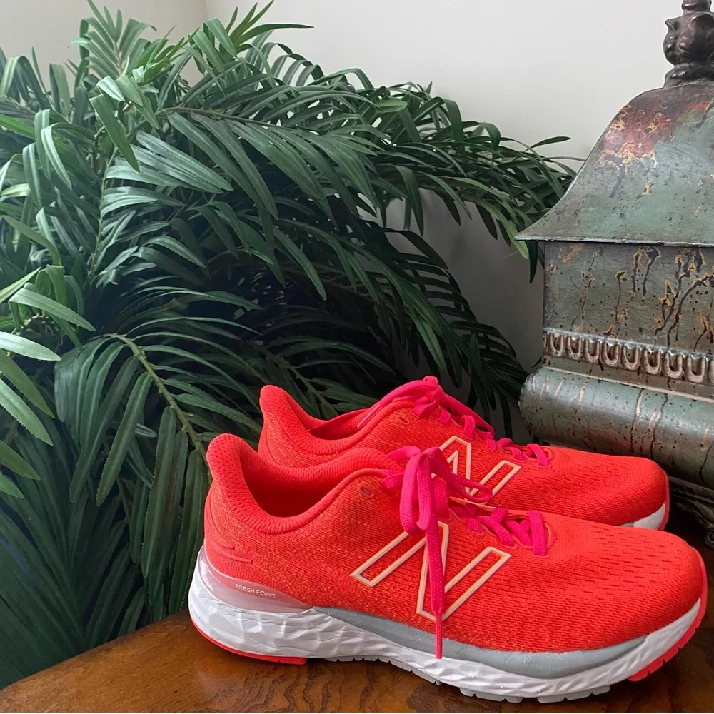 New Balance Fresh Foam 880v11 Womens Running Sneakers - Picture 9 of 9